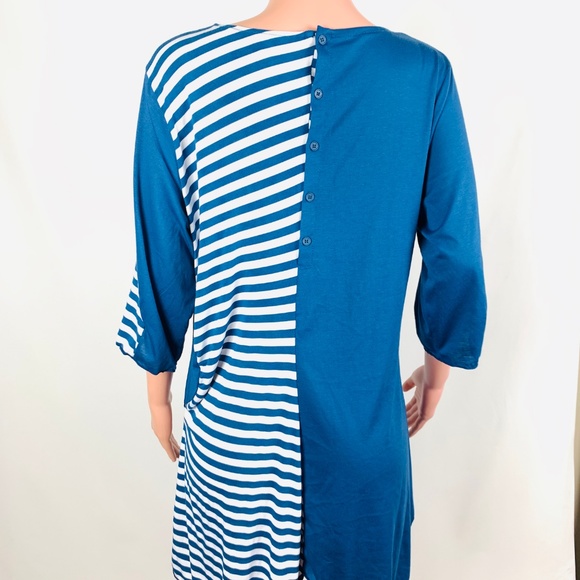 Aster By Firmiana Tunic with Pocket - Picture 4 of 8